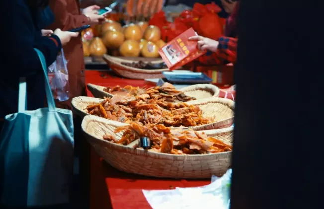 青岛吃海鲜喝啤酒去哪里