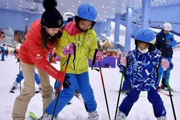 巴山大峡谷罗盘顶滑雪场游玩攻略