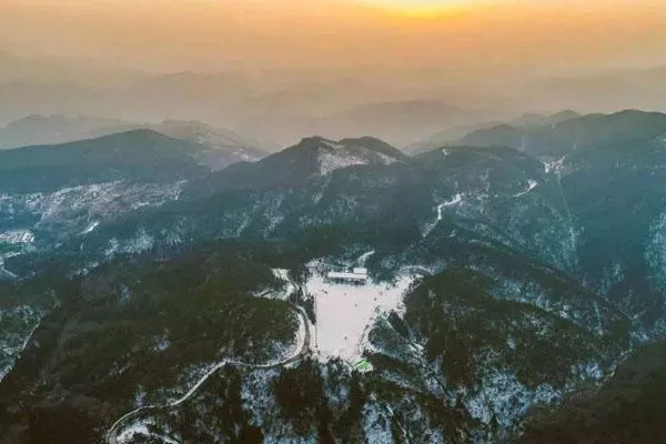 宁波奉化滑雪场在哪里怎么走