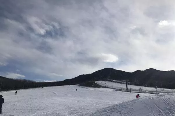 大连哪里有滑雪的地方 大
滑雪场哪个最好玩