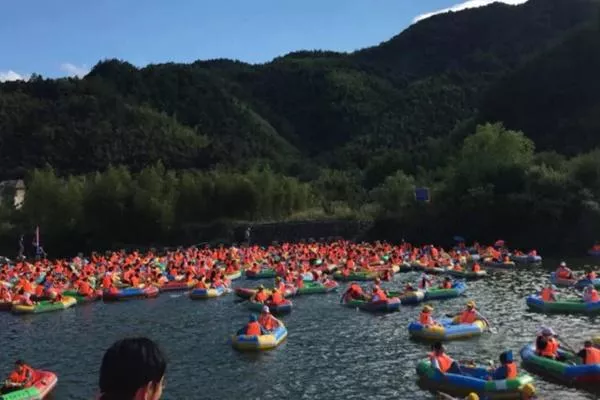 青龙双河漂流和月亮湾漂流哪个好