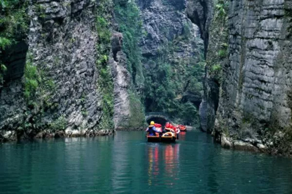 鹤峰屏山峡谷景区游玩攻略