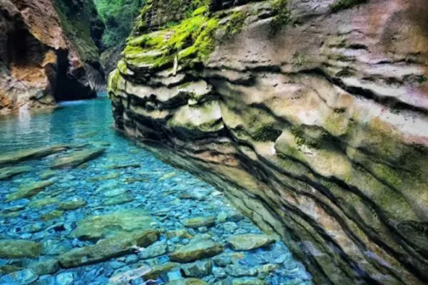 鹤峰屏山峡谷景区游玩攻略