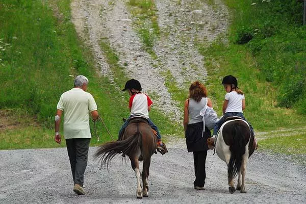 法国旅游-在阿尔卑斯山体验小王子的玫瑰城市