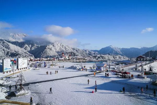 西岭雪山滑雪场门票价格表2022