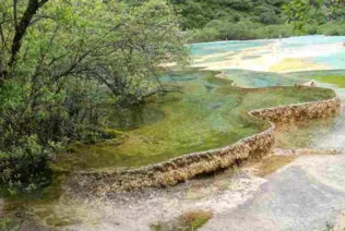 黄龙景区有什么好玩的  黄龙景区在哪儿  五彩池好看吗