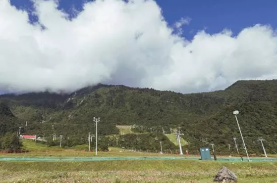 西岭雪山旅游攻略  西岭雪山夏天有雪吗