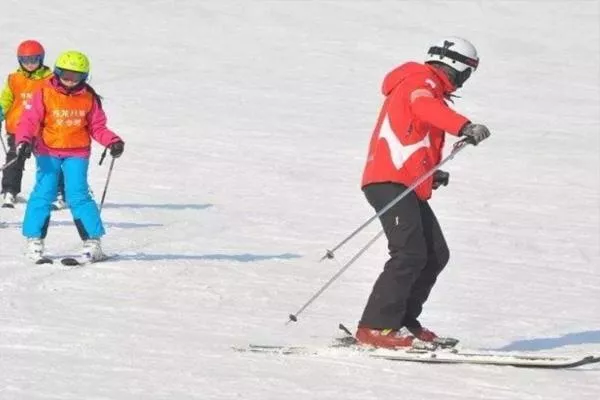 2022中国牡丹园滑雪场开业了吗