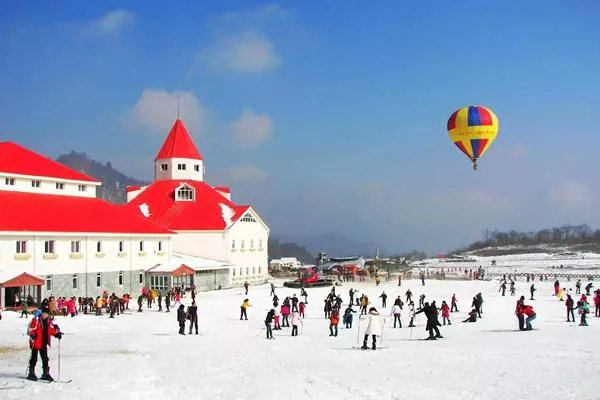 成都周边滑雪旅游攻略 这6个地方距离近雪场还大