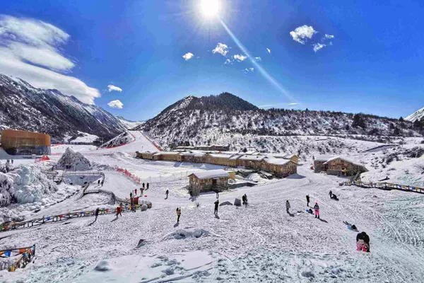 四川滑雪哪里最便宜 这些地方百元玩到嗨