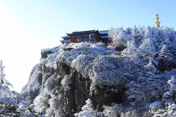 峨眉山下雪了吗2022 峨眉山下雪天能看到云海吗