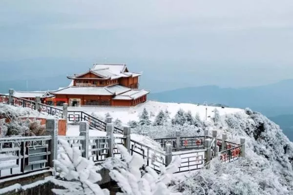 峨眉山下雪了吗2022 峨眉山下雪天能看到云海吗