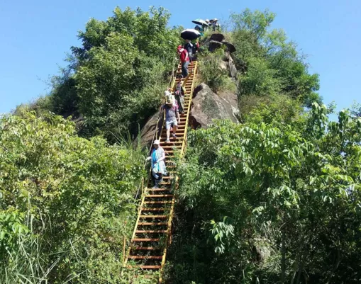 红岩岭在哪儿  2017红岩岭有什么好玩的 红岩岭凉爽吗