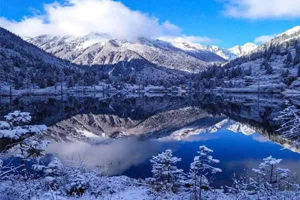 成都周边赏雪的地方 成都周边赏雪自驾游