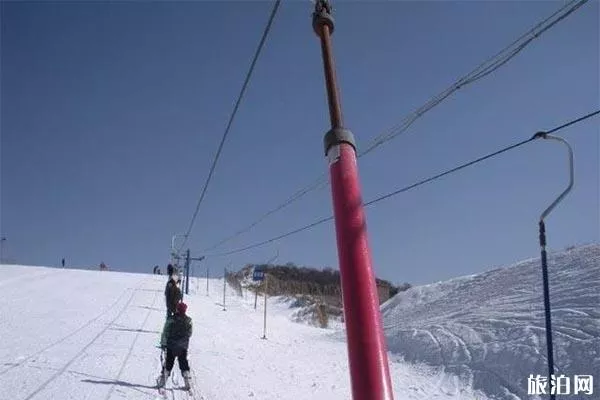 太原五龙滑雪场滑雪租借物品收费 滑雪票中包含有雪鞋吗