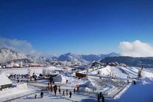 西岭雪山滑雪场门票价格表2022