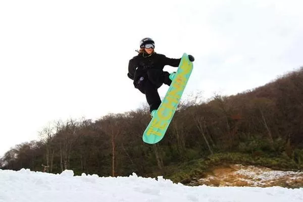 中和国际滑雪场和天燕滑雪场哪个好玩