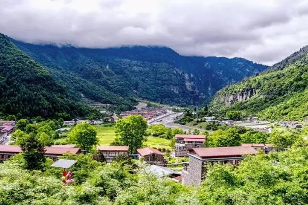 山南旅游十大景点介绍